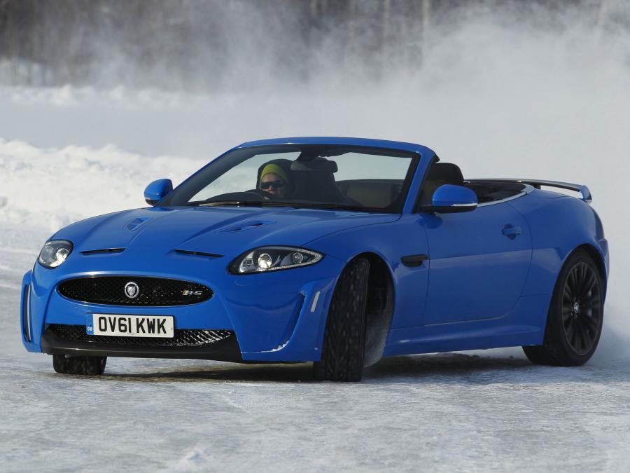  Jaguar XKR-S Convertible 2011 года  (UK) (фото 4 из 16)